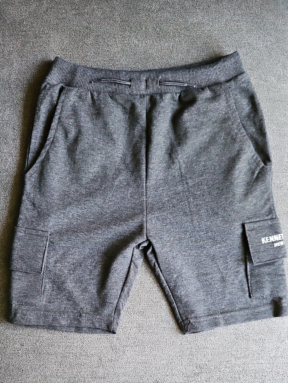 Kenneth Cole New York Boys Grey Fleece Cargo Shorts Size 8 EUC